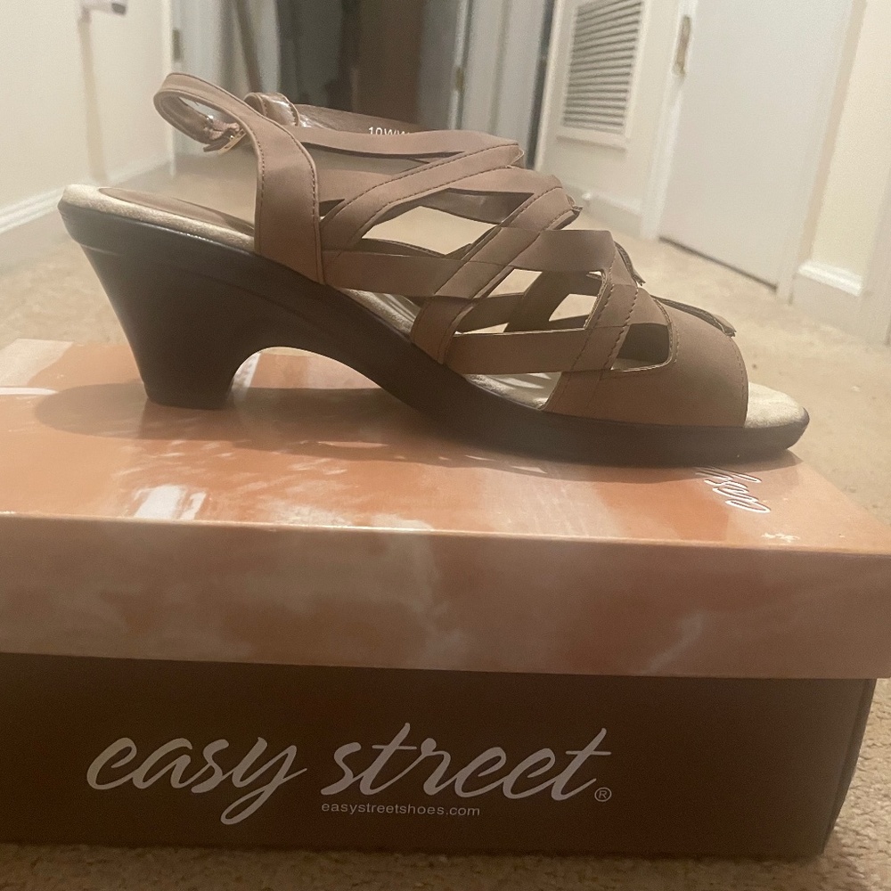 Strappy low heeled sandals